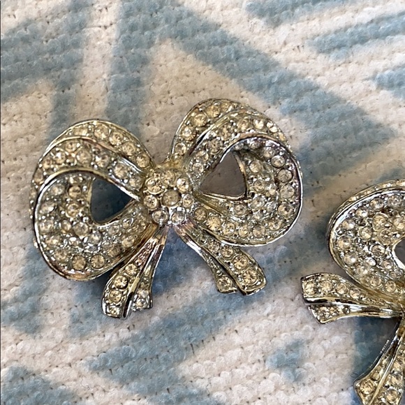 Carolee Vintage Big Bow Earrings - Picture 3 of 5